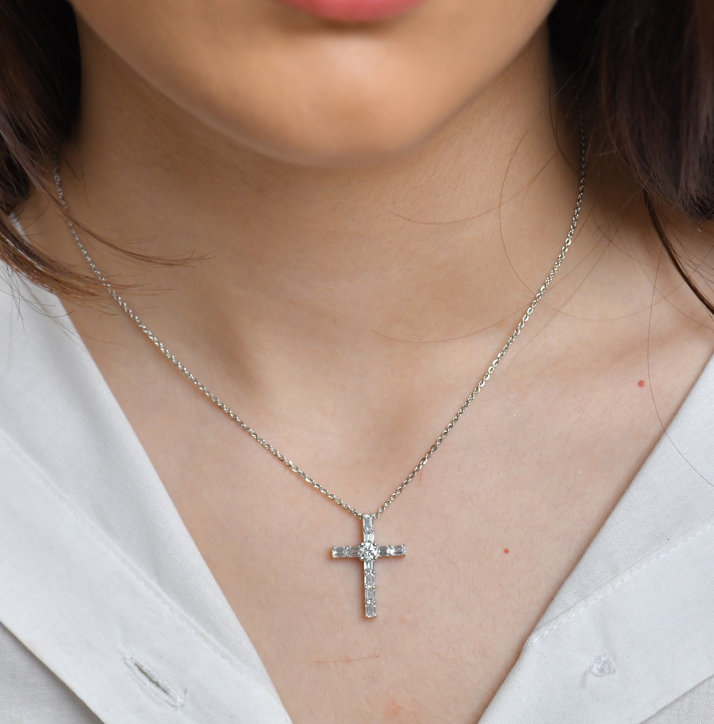 jesus silver cross pendant