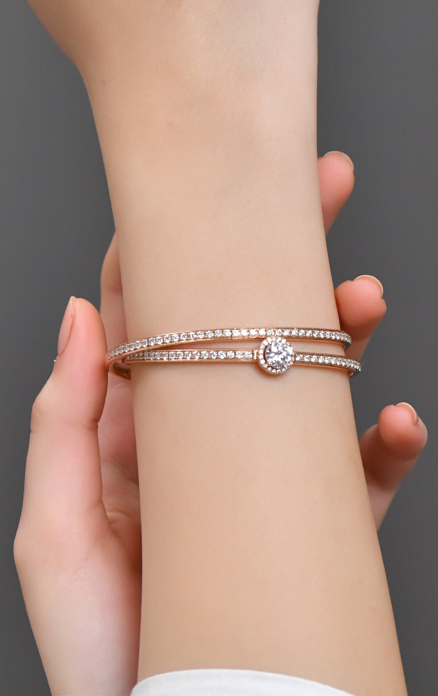 2.89 ct TW  1.11 CTS  Diamonds Bracelet