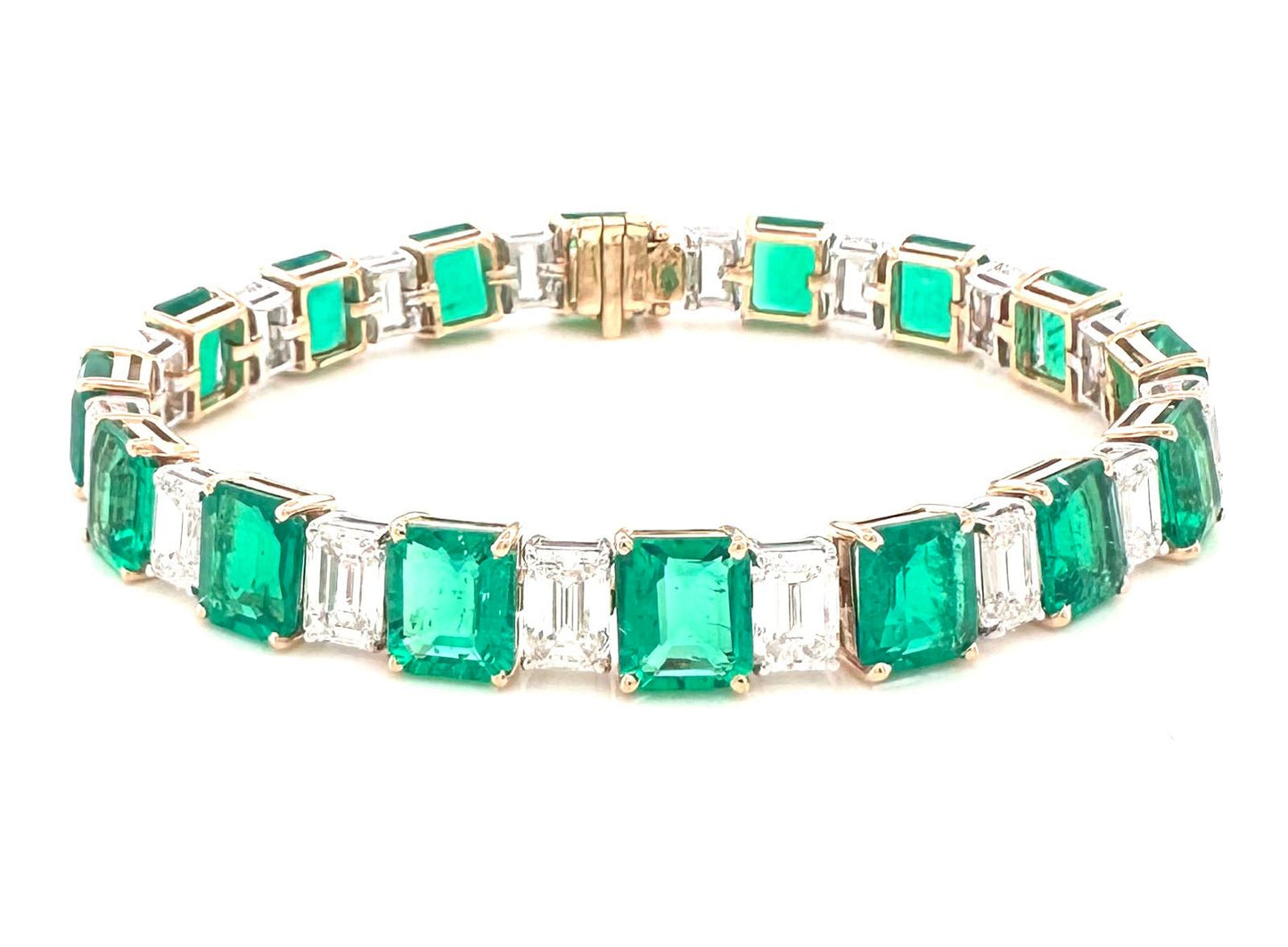 10.32 ct TW Emerald Diamond Bracelet